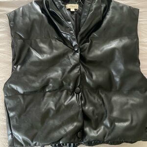 Chic Black Leather Vest by Clio